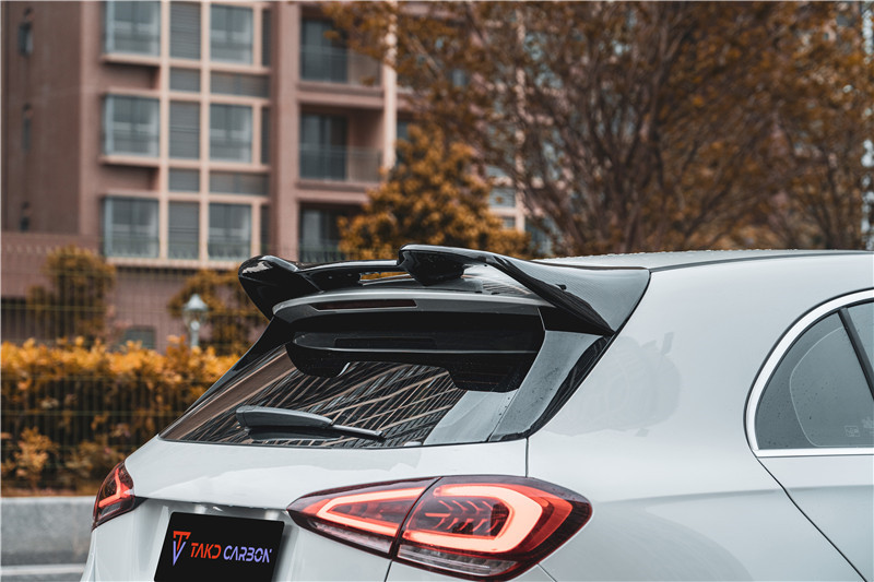 New Product Carbon Fiber Body Kit for Mercedes CLA45S W177 CLA45S W177 Carbon Fiber Front Shovel Diffuser Spoiler