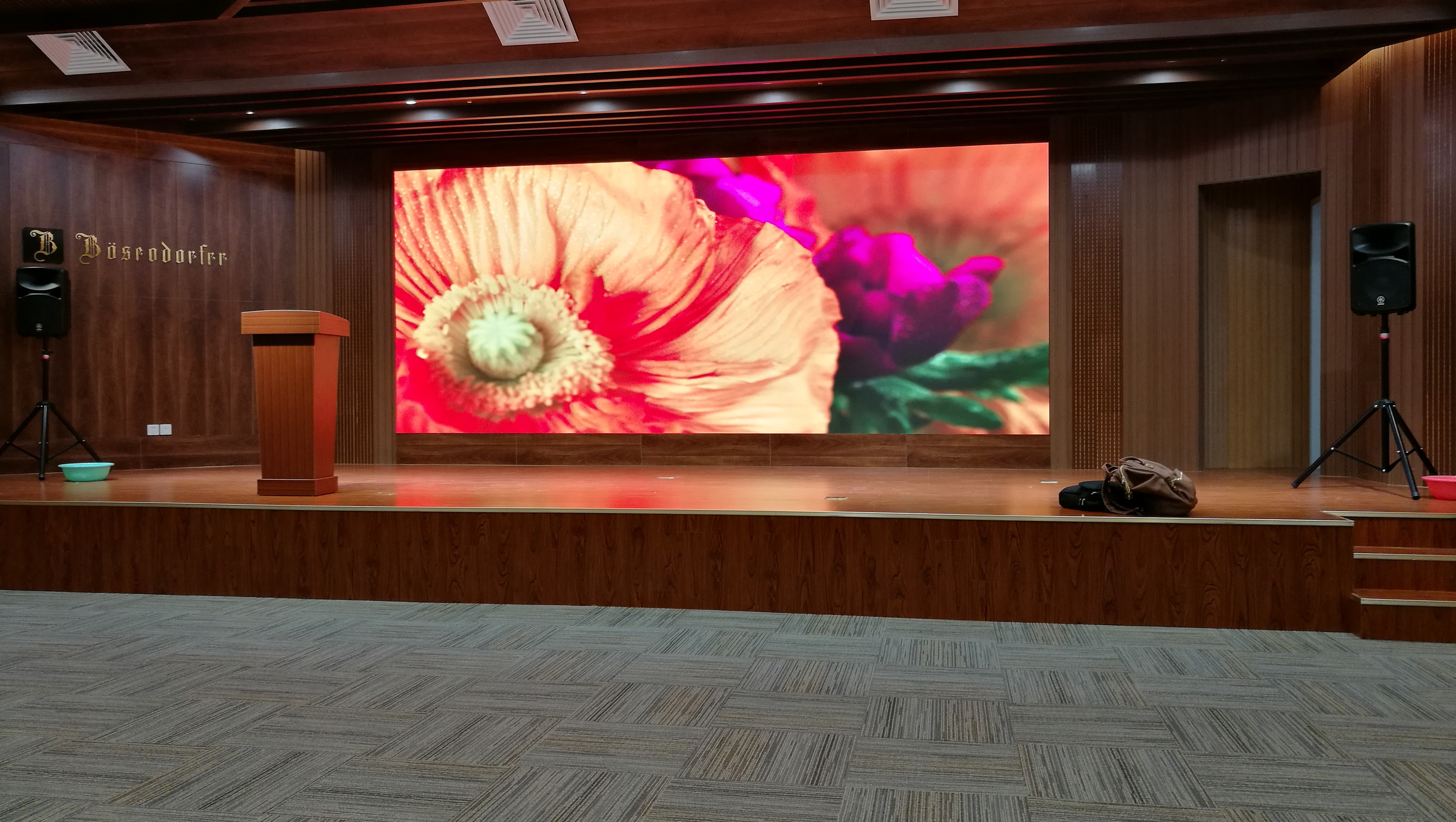 Square / Stadium LED Wall Display , Automatic Switch Pixel Pitch 4.81mm LED Video Screen