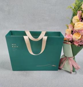 Wholesale Custom Luxury Gift Garment Paper retail shopping bags from china suppliers