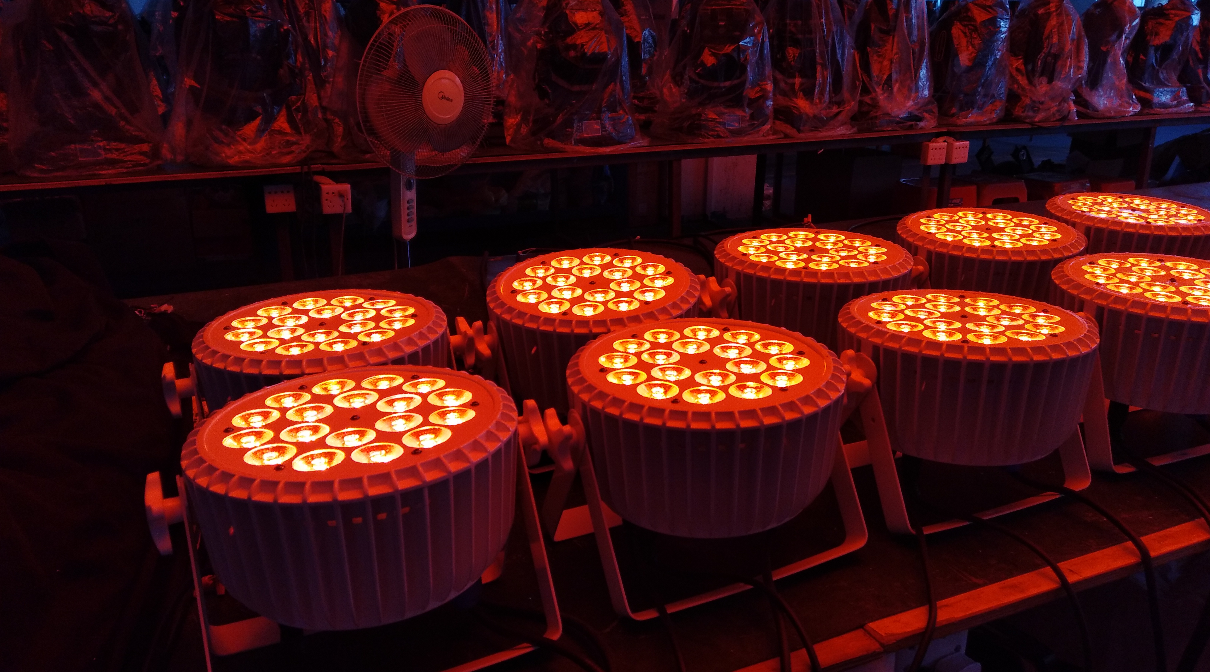 18pcs RGBWAUV 6IN1 Flat Par Lights for Silent Wedding Palace Uplight DMX512 Control Mode