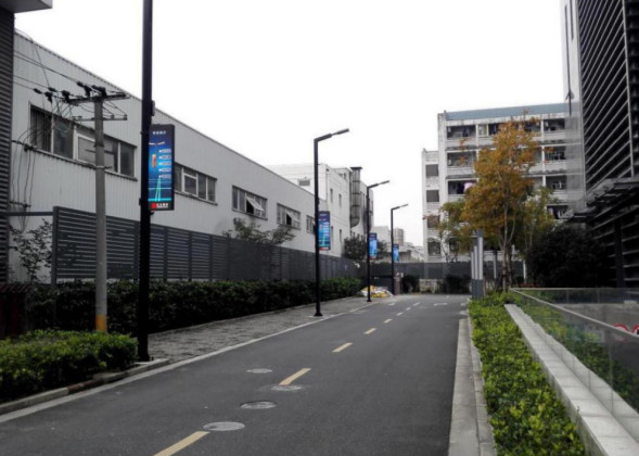 6000cd/sqm Road LED Display , P5mm LED Street Pole Display For Advertisement