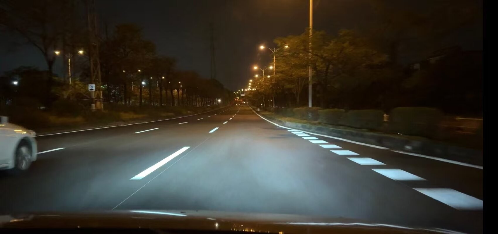 Hot-Melt Reflective Coatings For Traffic Road Marking In Yellow White Custom Colors