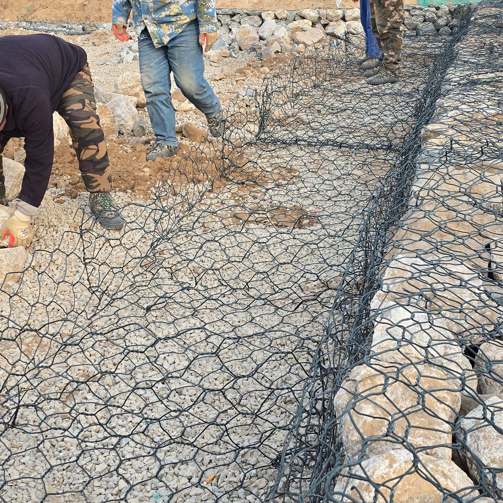 1*1*1M Reinforced Gabion Wire Mesh Panels Interlocking Stone Cage Units With Double Twist Design