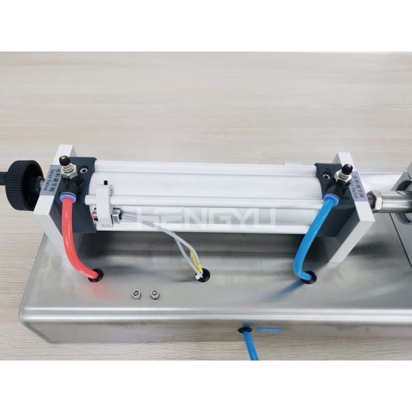 Small Scale Semiautomatic Liquid Bottle Filling Machine