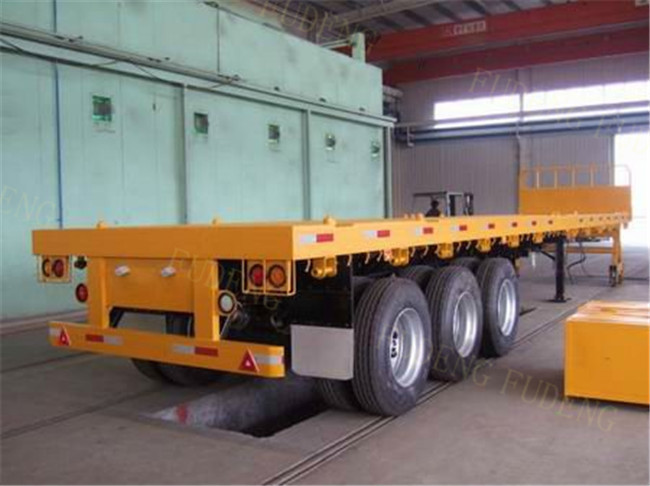 Tri - Axle Flatbed Container Trailer Mechanical Suspension 30-80 Tons Payload