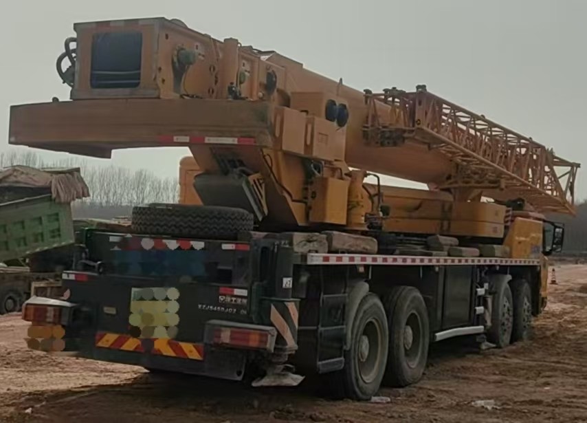 Used XC MG QY70KC 70ton Truck Crane Small Truck Crane Mobile Crane Truck Mounted Crane in Excellent for Sale
