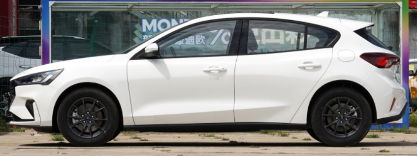 Fox 2022 Three Compartment EcoBoost 180 Automatic S Version Hatchback 4 Door 5 Seat