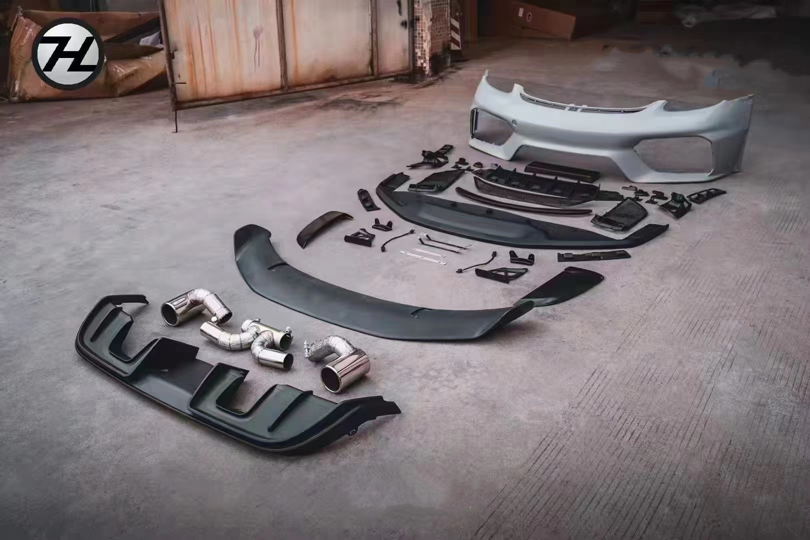 PP Plastic Material 718 Boxster Body Kit 718 Upgraded GT4 Style Front and Rear Bumpers Spoiler