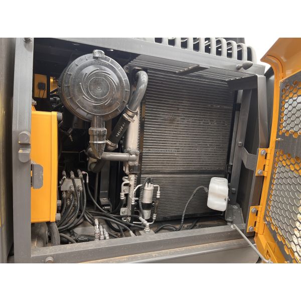 Second Hand Crawler Excavator VOLVO 140 Used Digging Machine