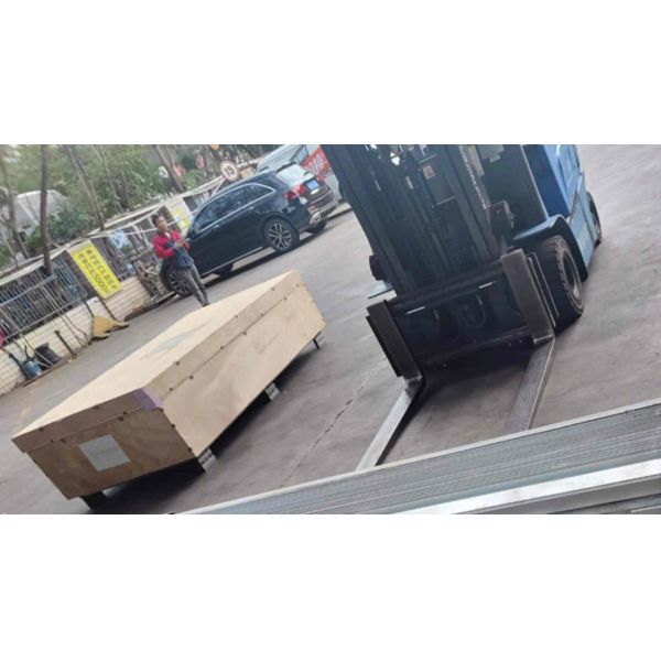 Hot Selling 6 people Cheap Prefabricated Soundproof Outdoor Residential Mobile Chatting Office Pod