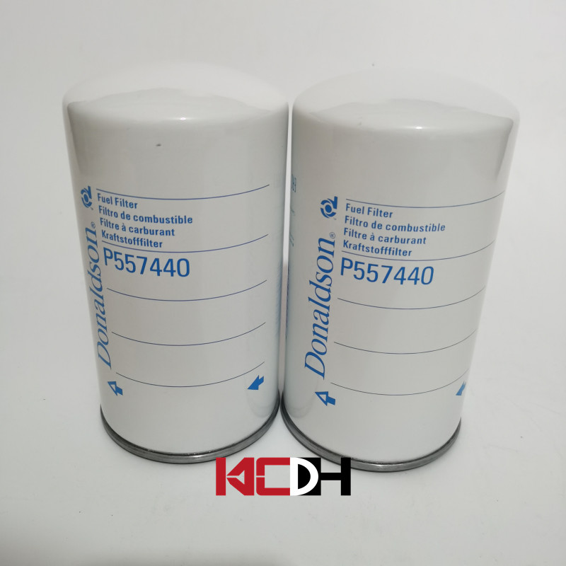 Auto Engine Excavator Fuel Filter P557440 For