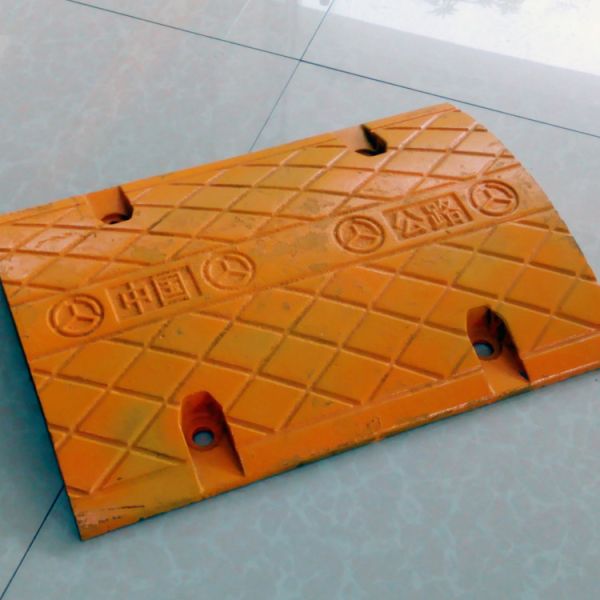 Easy Instal Heavy Logistic Cast Metal Driveway Speed Bumps