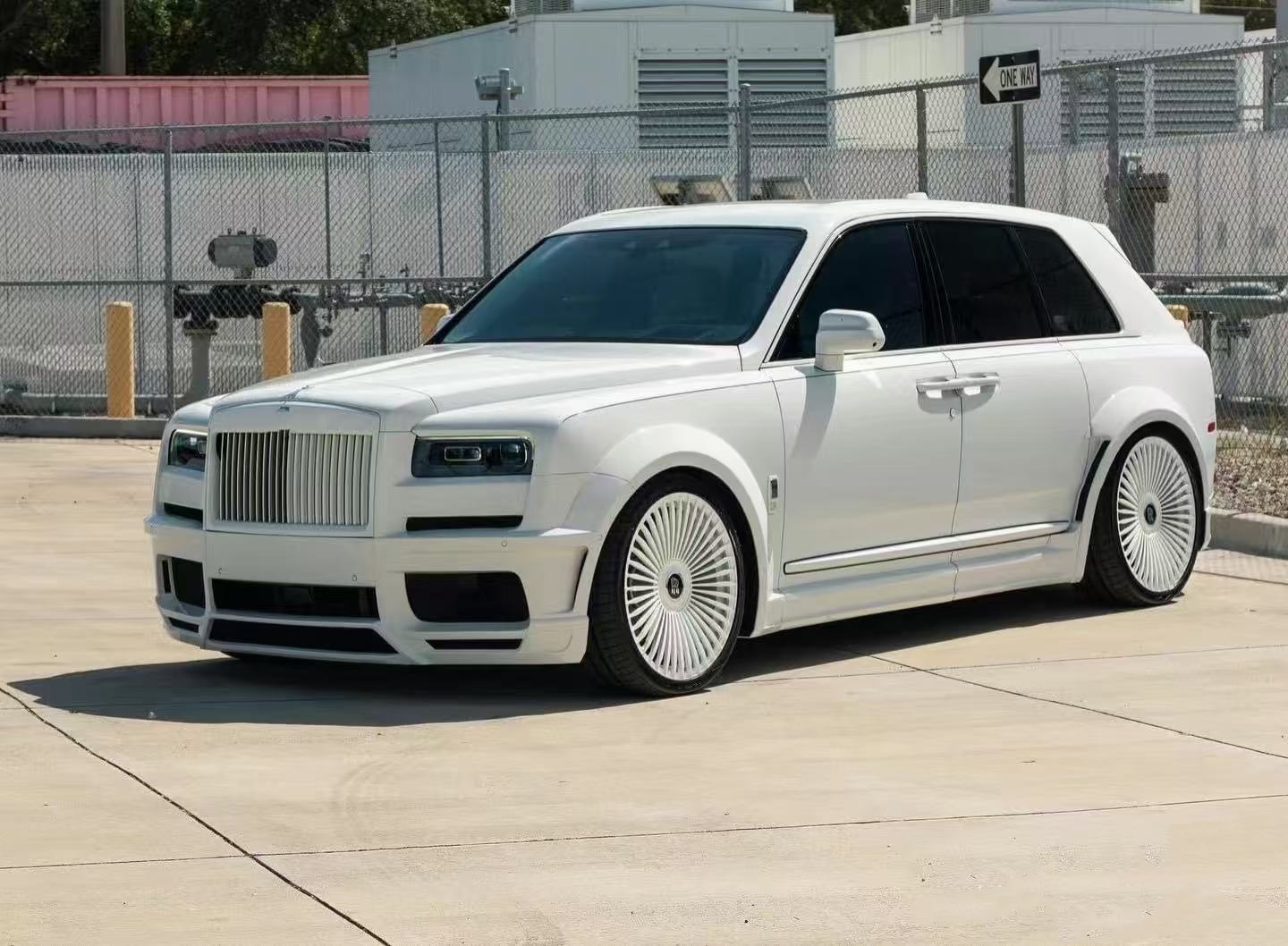 Black Cullinan Rolls Royce Body Kit NT Style Front And Rear Bumper Widebody Kit