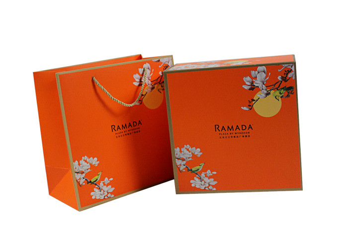Embossing Rigid Gift Bag With Handles FSC ISO certification