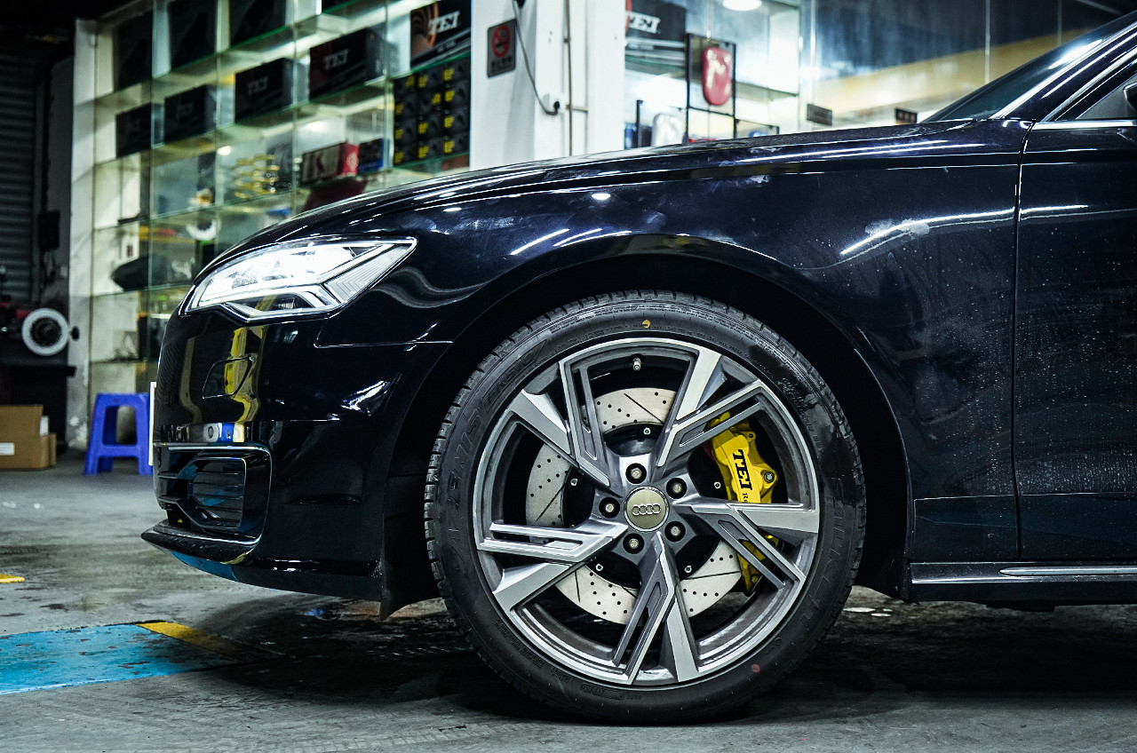 Audi A6 BBK Big Brake Kit 6 Piston Forged Two Pieces Caliper 19 Inch Wheel Front