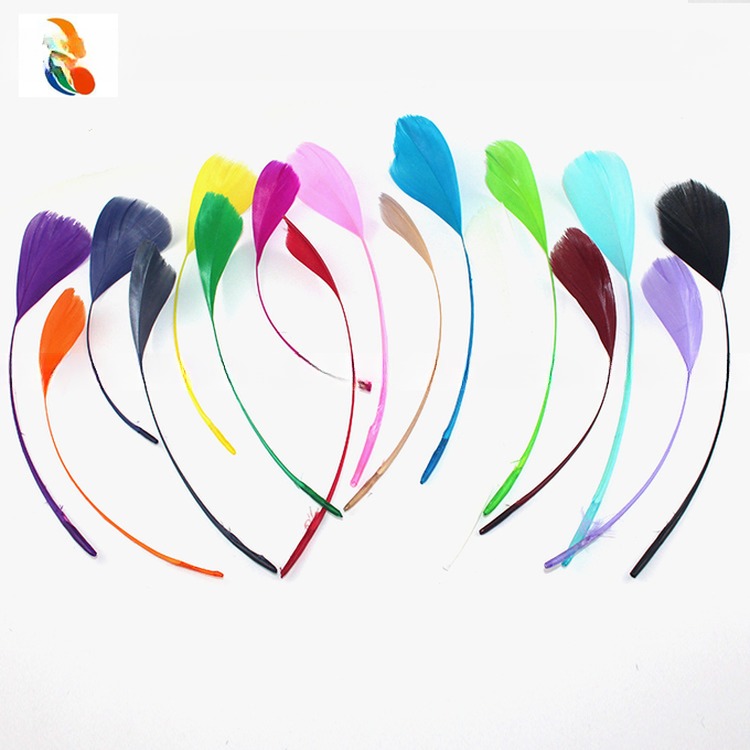 Loose Stripped Carnival Feathers , Event Party Goose Nagoire Feathers Dyed Colorful