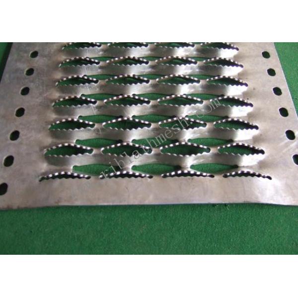 1.5mm Thickness Crocodile Mouth Perforated Metal Mesh For Walkway
