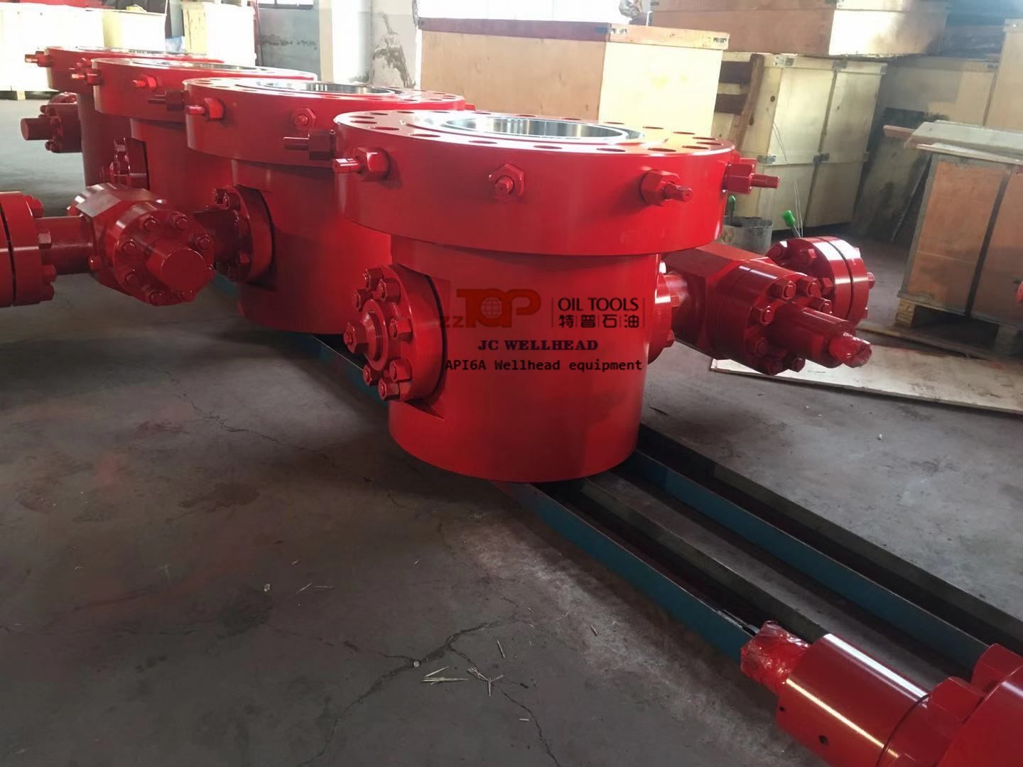 Flanged Top Slip On Bottom Wellhead Casing Head For Well Drilling