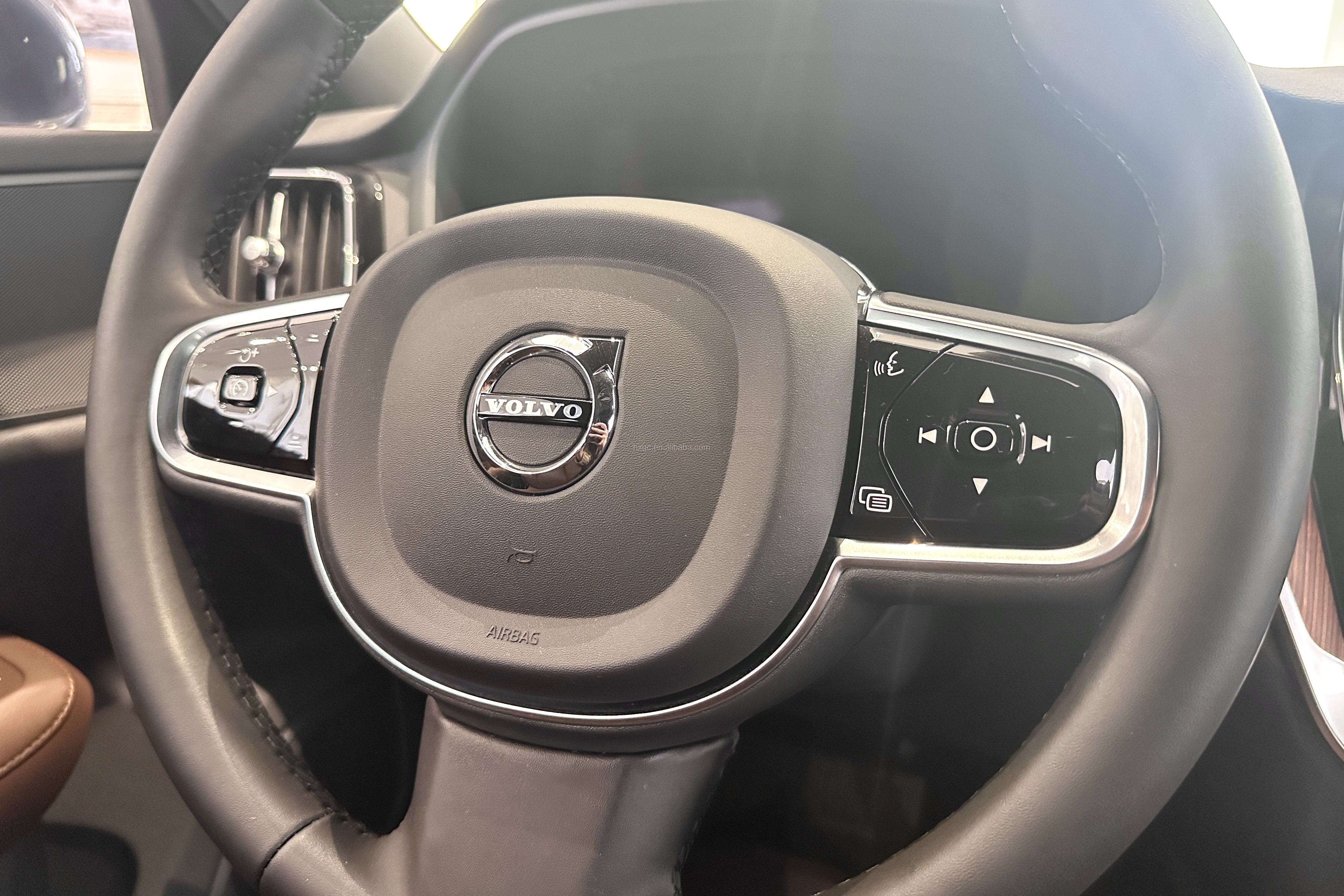 Long Range and High Speed 2023 vol-vo S60 Plug-in Hybrid Electric Vehicle for Transportation