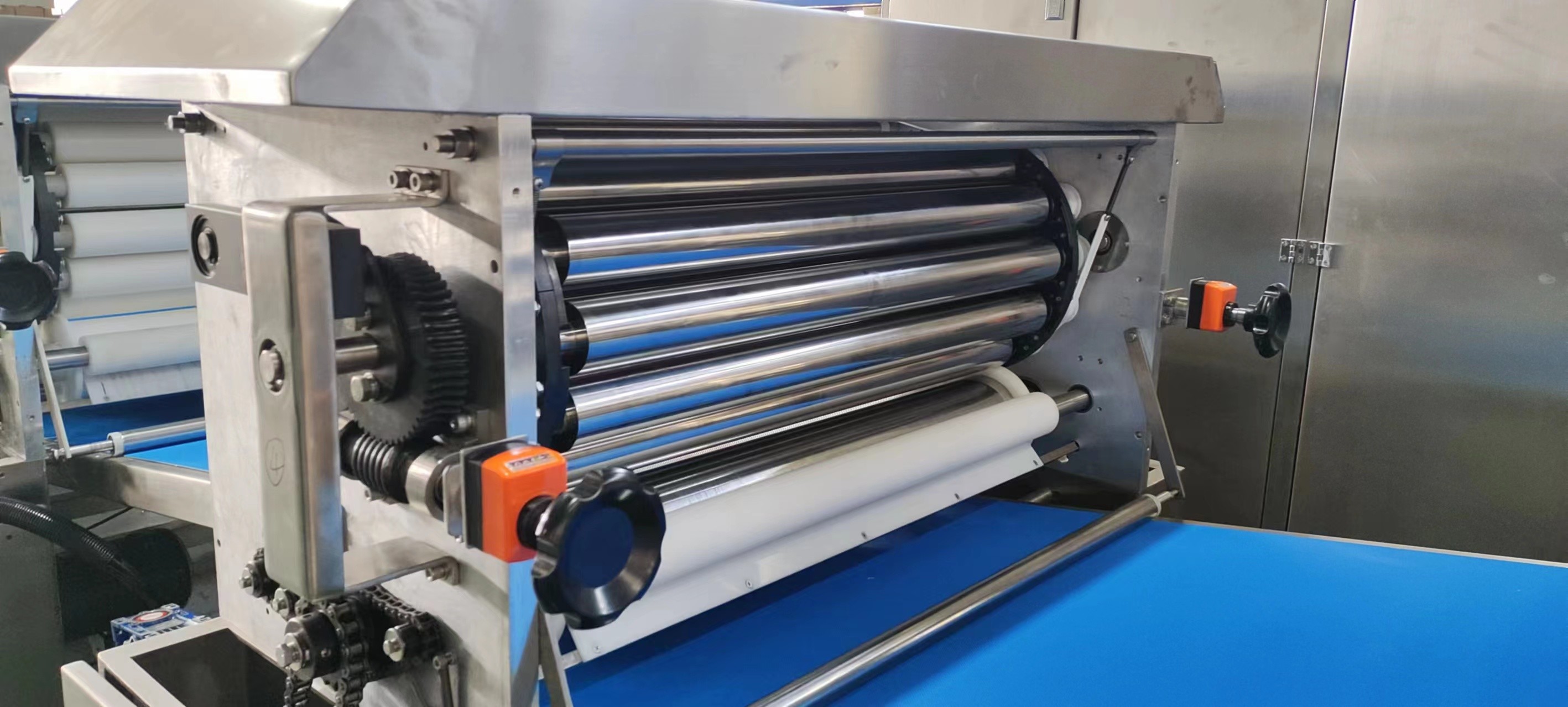 1000kg/h Puff Pastry Production Line Whole Bread Roll Processing Line For Food Factory