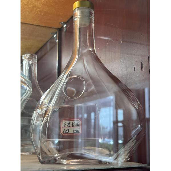 350ml 500ml 700ml 750ml Glass Bottle for Vodka Brandy Whiskey Sleek and Elegant Design
