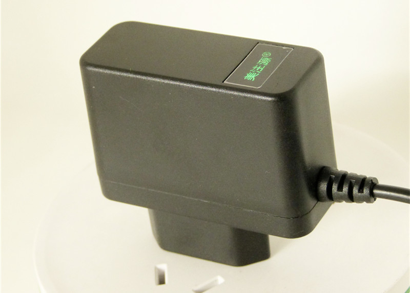 EU Plug In Li Ion Plug In Battery Charger 4.2V350mA Output Voltage High Efficiency