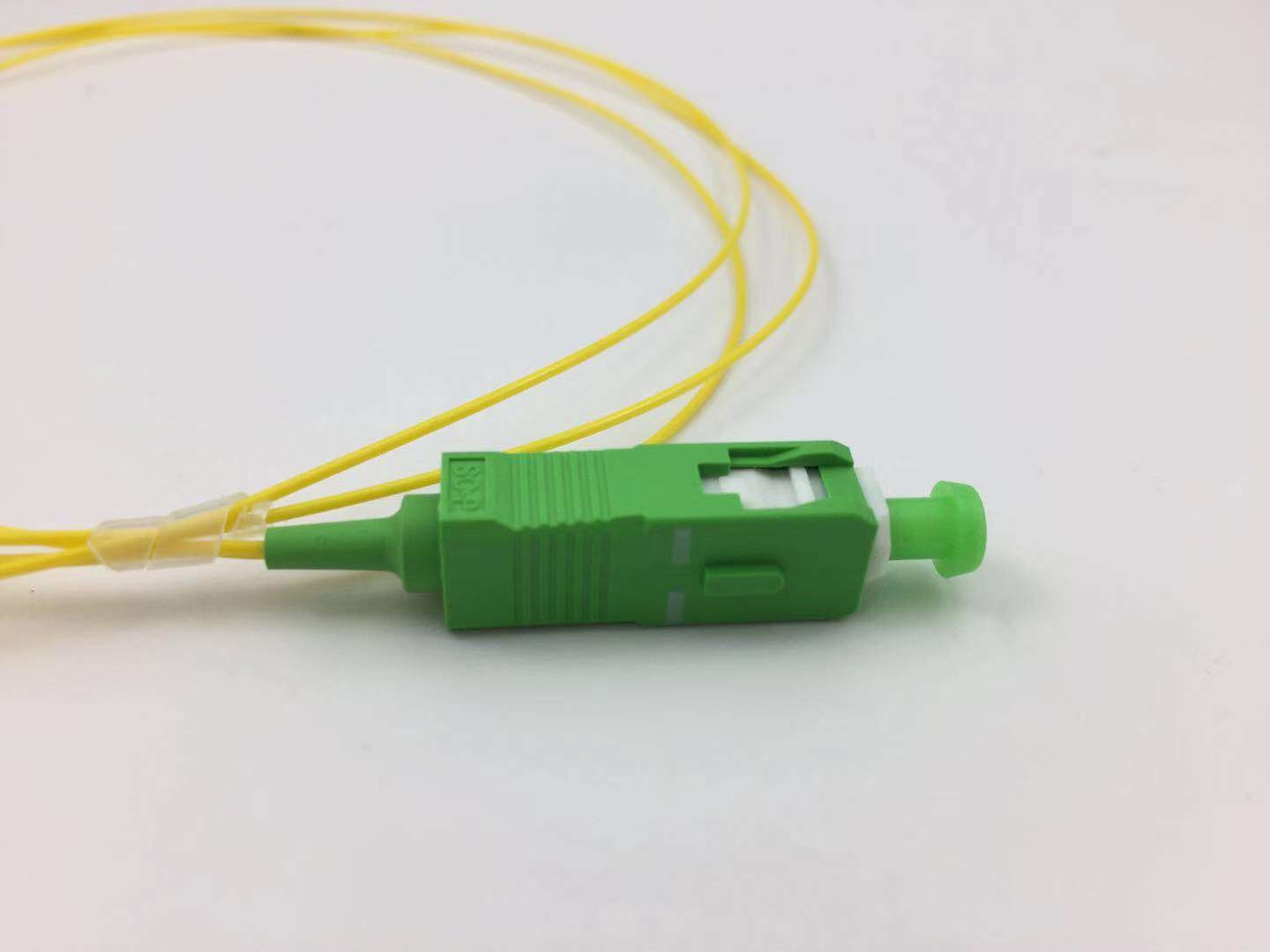 Durable SC/APC Optical Fiber Pigtail SM 0.9mm Corning G657A Fiber Low Insertion Loss