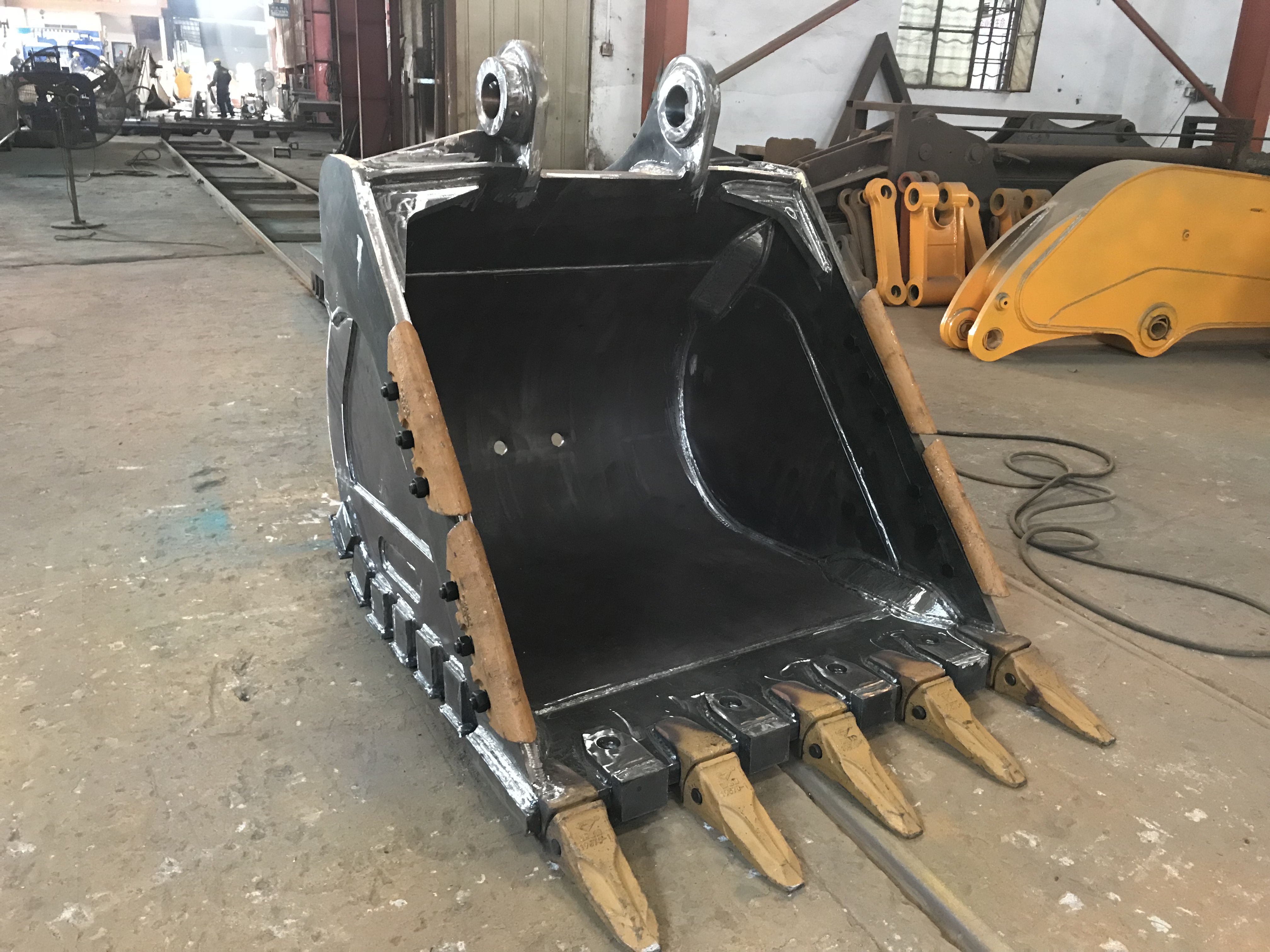 Heavy Duty Excavator Rock Bucket For DH240B DH306