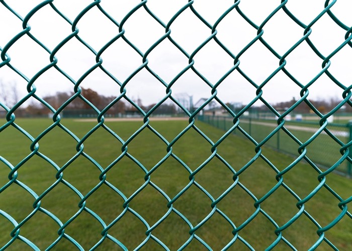 Green Metal Chain Link Mesh Fence Anti Corrosive High Strength Size Customized