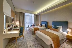 Wholesale Prey Veng Province furniture supplier for Hotel room furniture hotel bed with wood tables and hotel sofa set from china suppliers