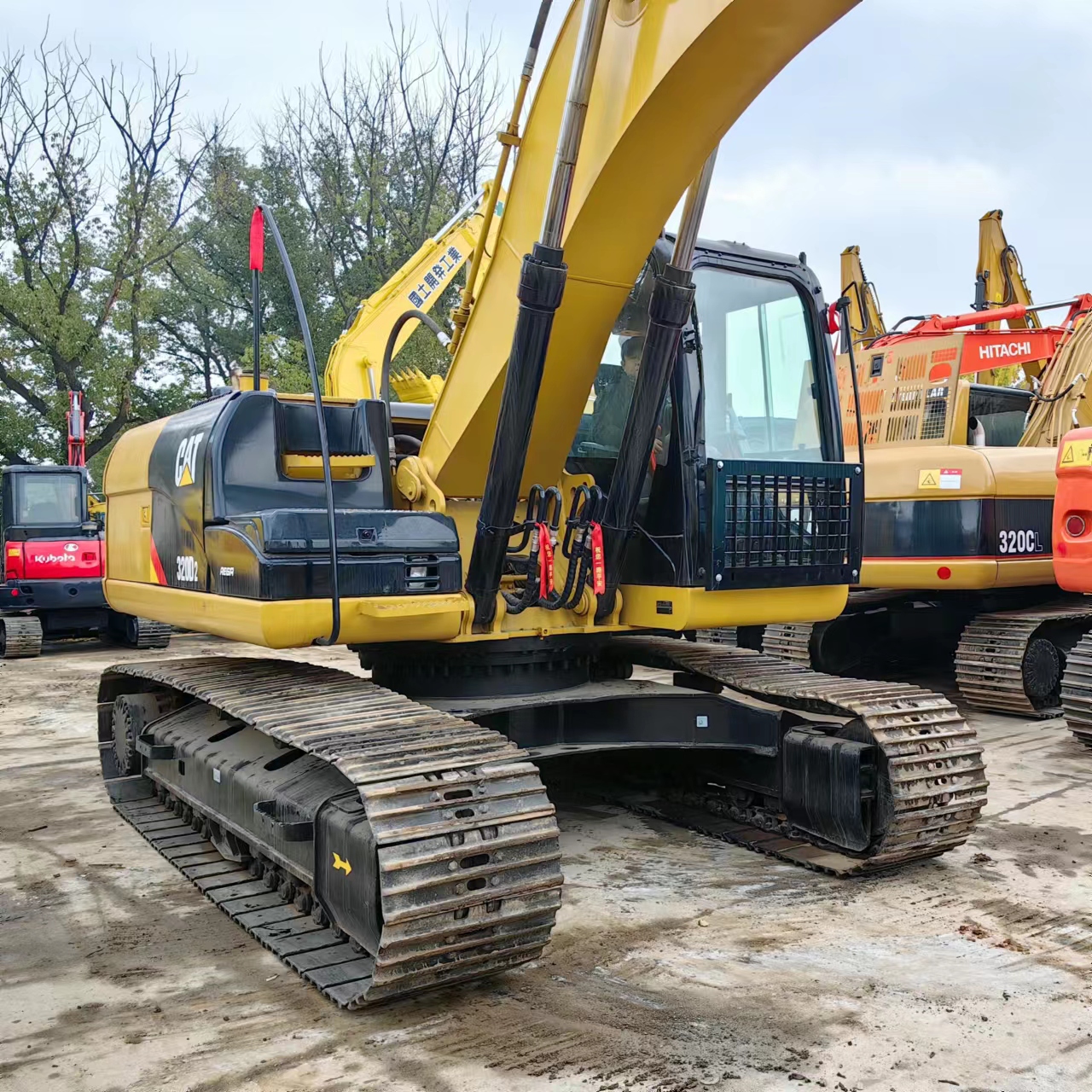 Good Condition Used Excavator CAT 320 20 Ton with Original Hydraulic Pump from Japan