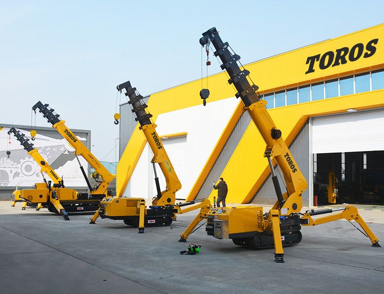 Span 16.8m Narrow Space Spider Crane For Construction And Industrial Applications