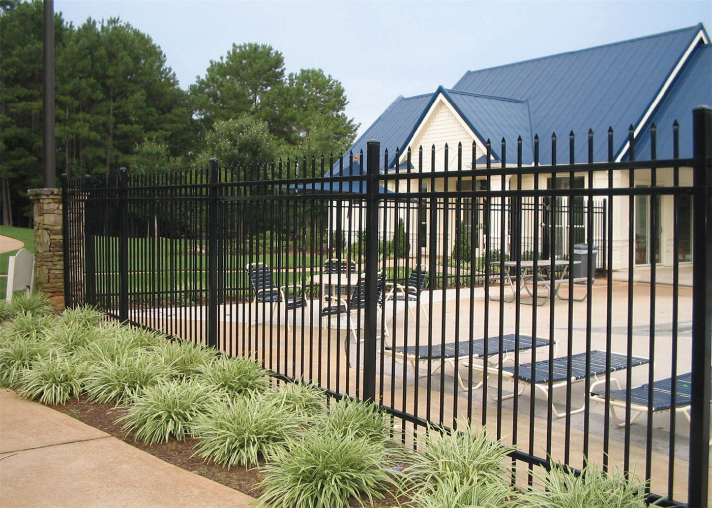 2.1m powder coated commercial steel picket Hercules fence for Australia market