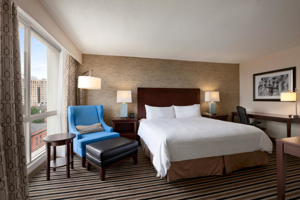 Hotel Room Furniture Cherry Wood King size Bed and Desk set in Modern American design style