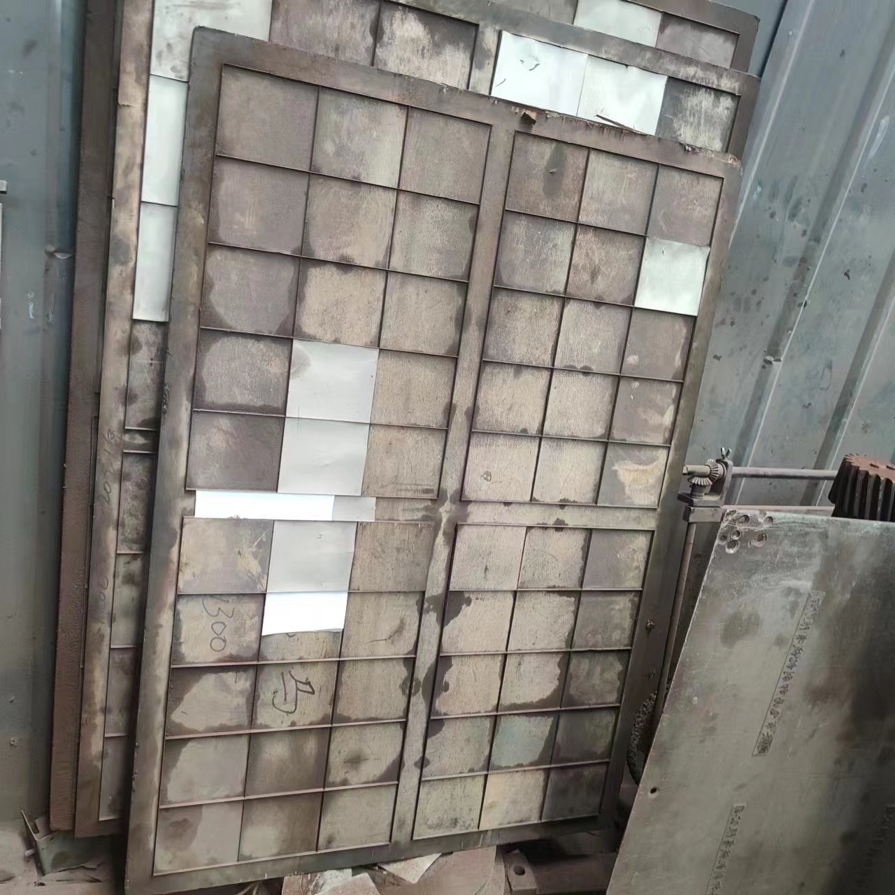 HJ930 Emboss Indentation Machine 930*670 With 25m 2800kg Net Weight