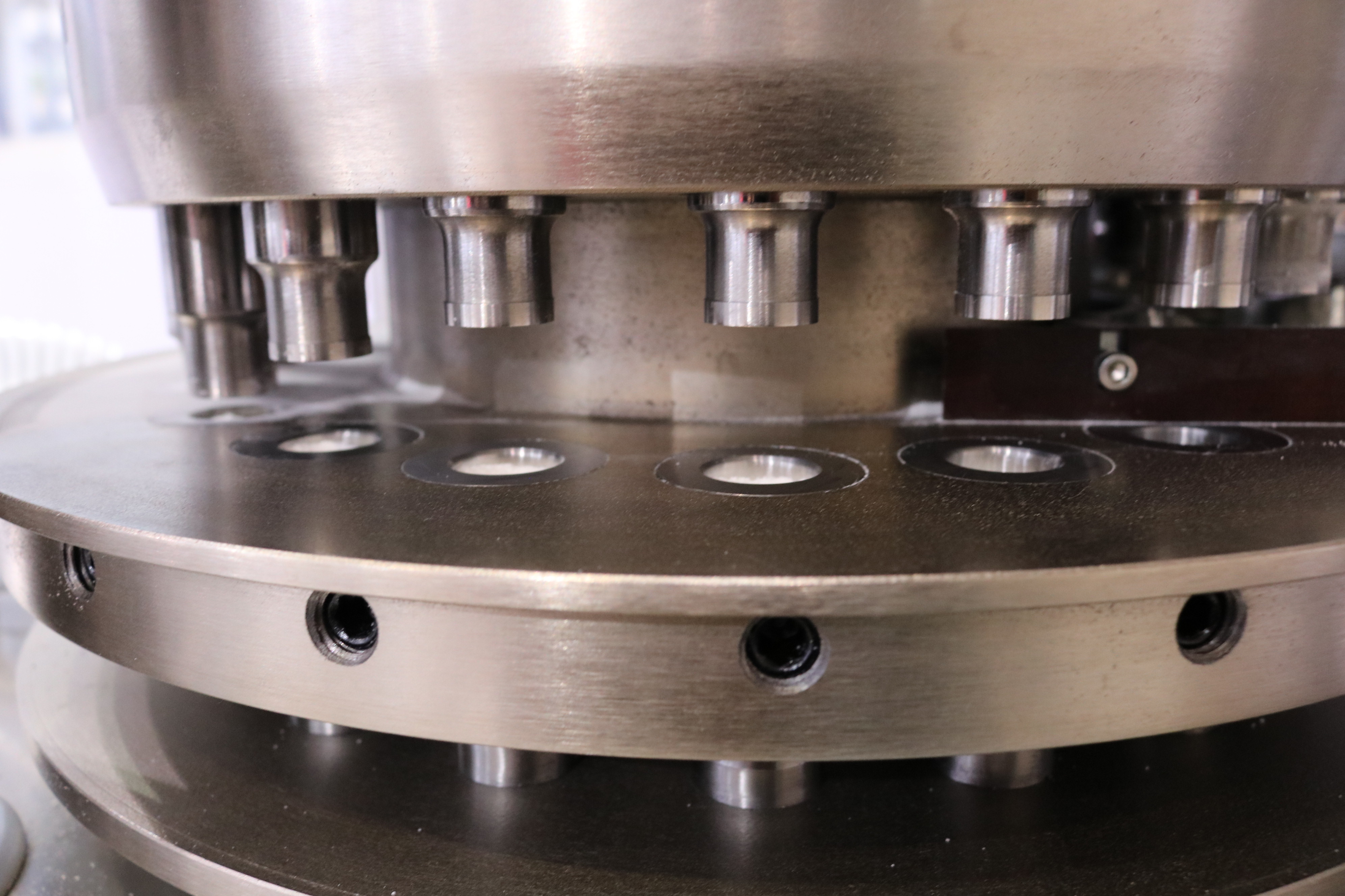Intelligent Lubrication System Automatic Pharmaceutical Pill Press Tablet Press Machine