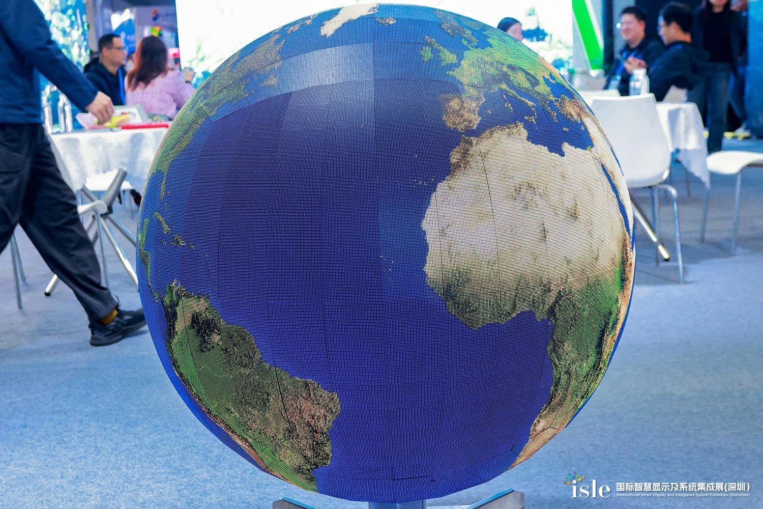 P2.0mm LED Spherical Screen Series 360 Degree Full View Display Sizes Customized