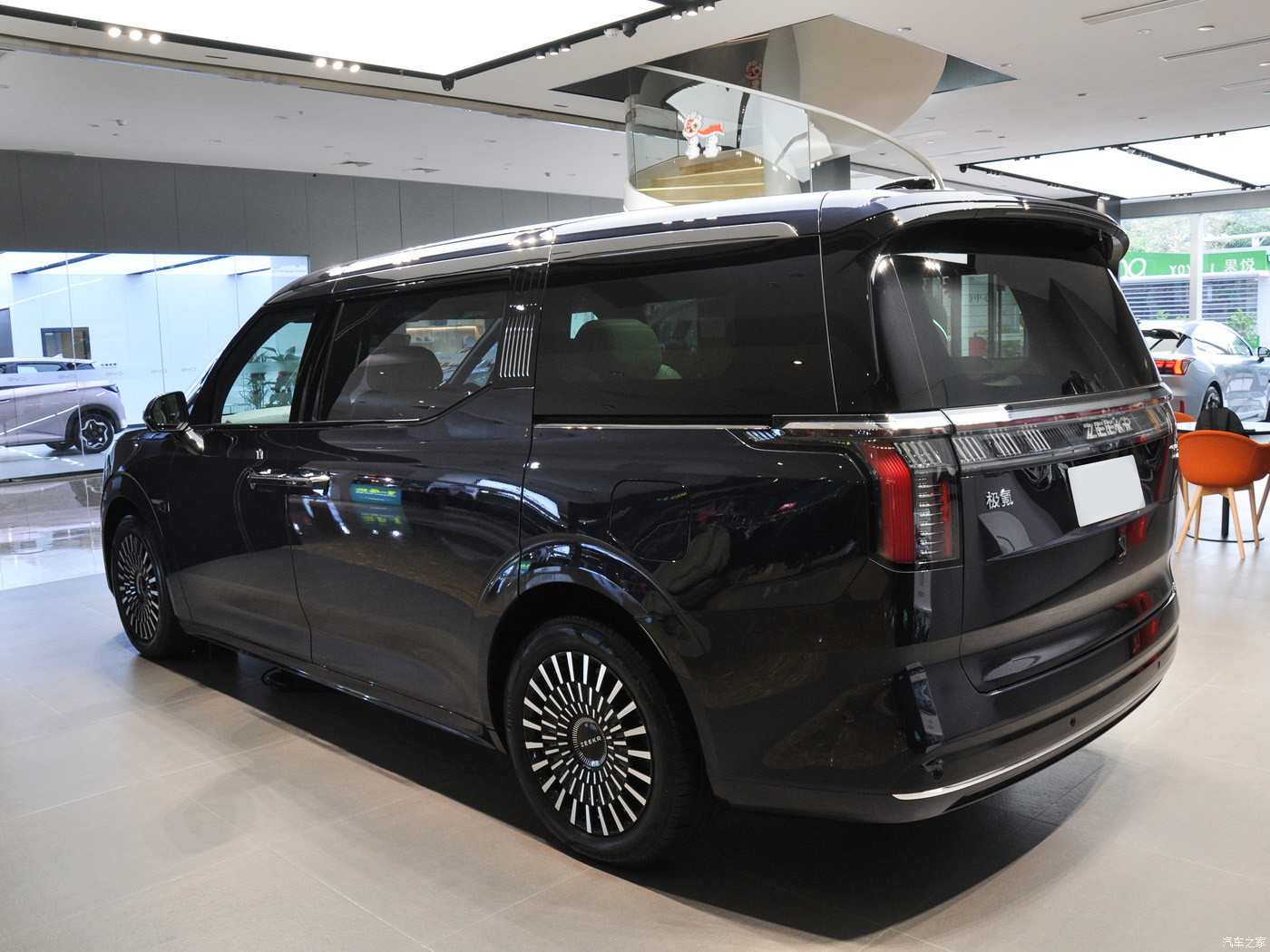 Polar Krypton 009 Petrol MPV Cars Petrol Hybrid Cars With Drum Rear Brake Type