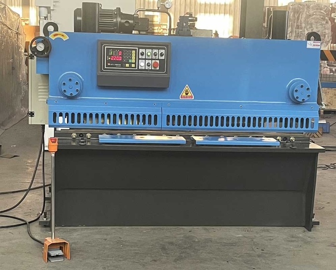 4mm Carbon Steel Hydraulic Guillotine Shearing Machine 1600mm Length