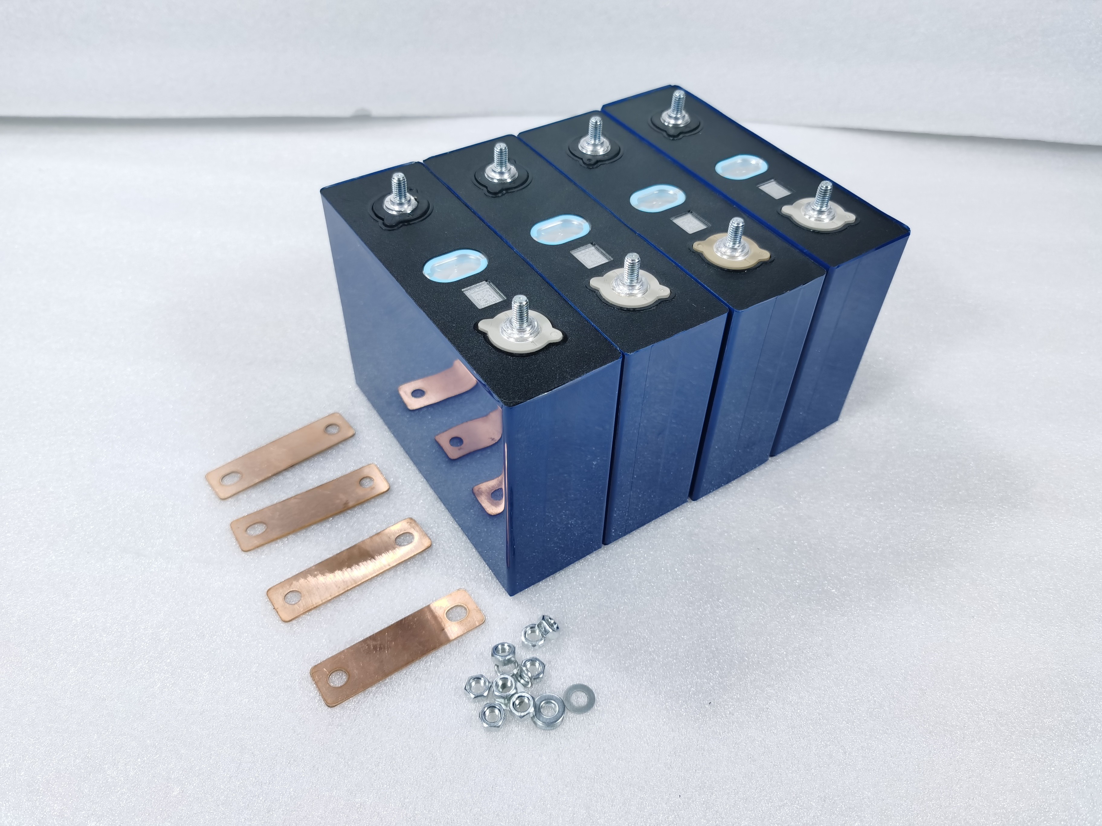Free Maintenance 48V 100Ah Golf Cart Battery Pack With Built-In BMS For RVs And Yachts