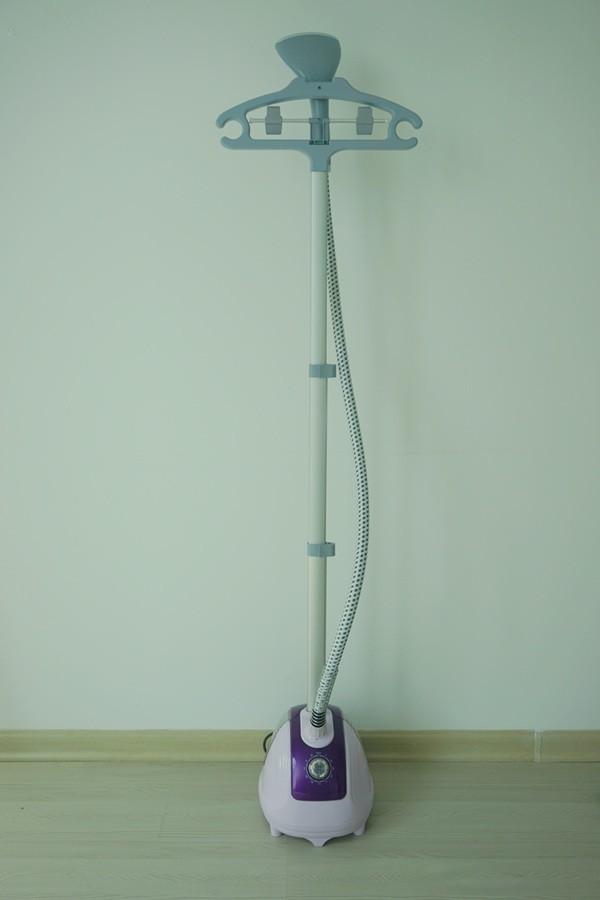 Single Pole Laundry Garment Steamer Easy Operating Clothing Appliance Iron