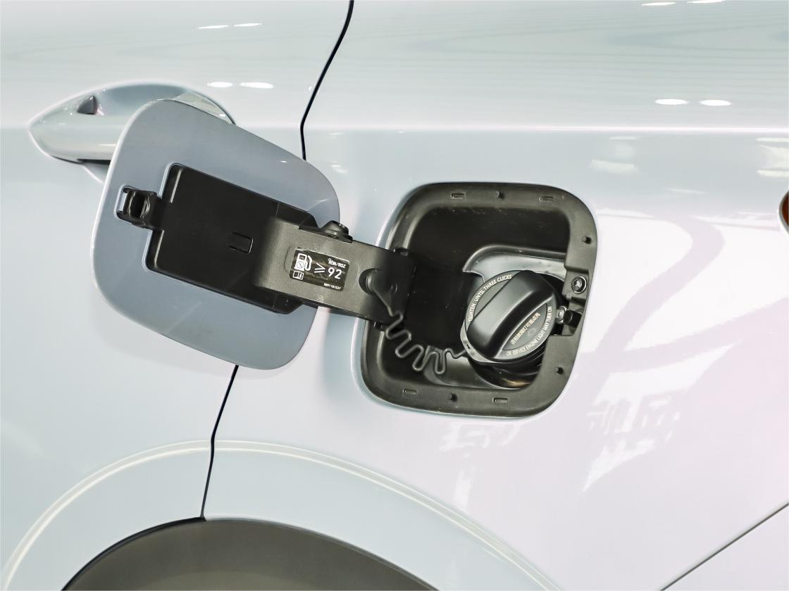 Geely Coolray Sx11 Binyue 1.4T 1.5T -Made Gasoline Cars with Advanced Technology and Aluminium Alloy Roof Rack