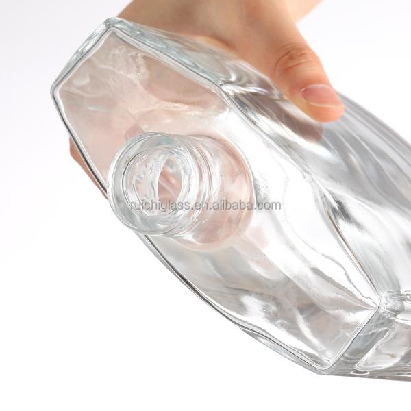 500ml Clear Glass Bottle The Ultimate Packaging Solution for Vodka and Wine
