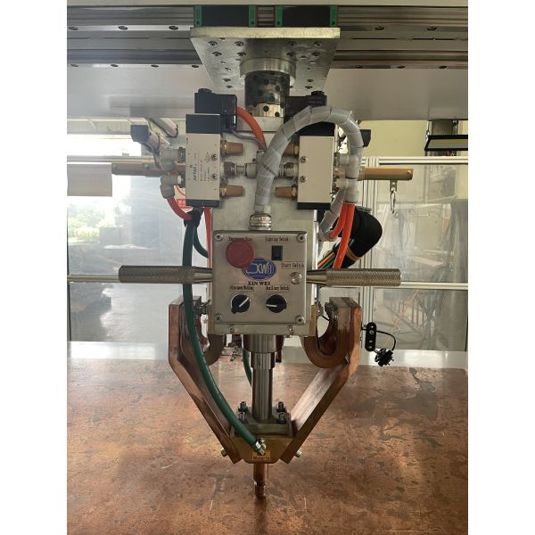 CNC Table Type Aluminum Sheet Resistance Spot Welding Machine