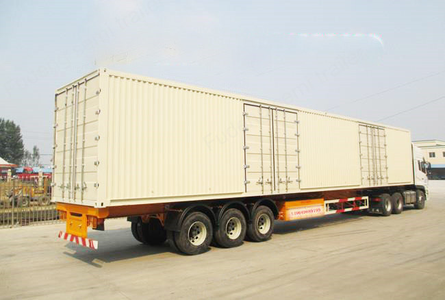 Enclosed Strong Box Semi Livestock Trailers / 30 - 50 Tons Tractor Cattle Trailer