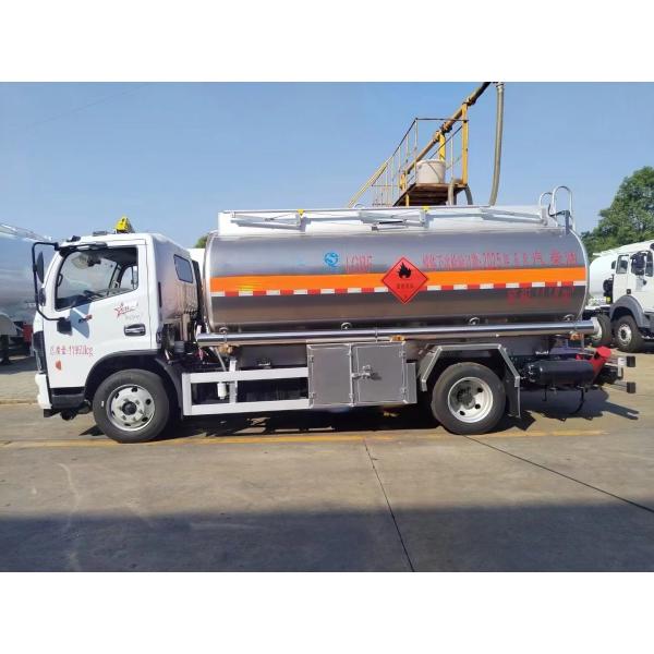 Diesel Engine 4X2 Drive Fuel Tank Truck , Metal Tank 6 Tires lPG transport truck