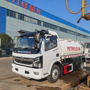 China Dongfeng Captain RHD Mini Fuel Truck , Aircraft Refueling Trucks Manufacturers on sale