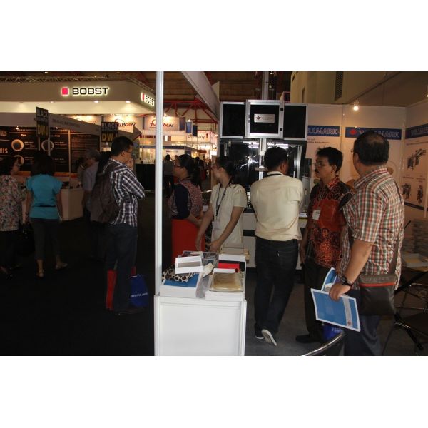 White Color Box Angel Sticking Kraft Paper Tape For Corner Pasting Machine