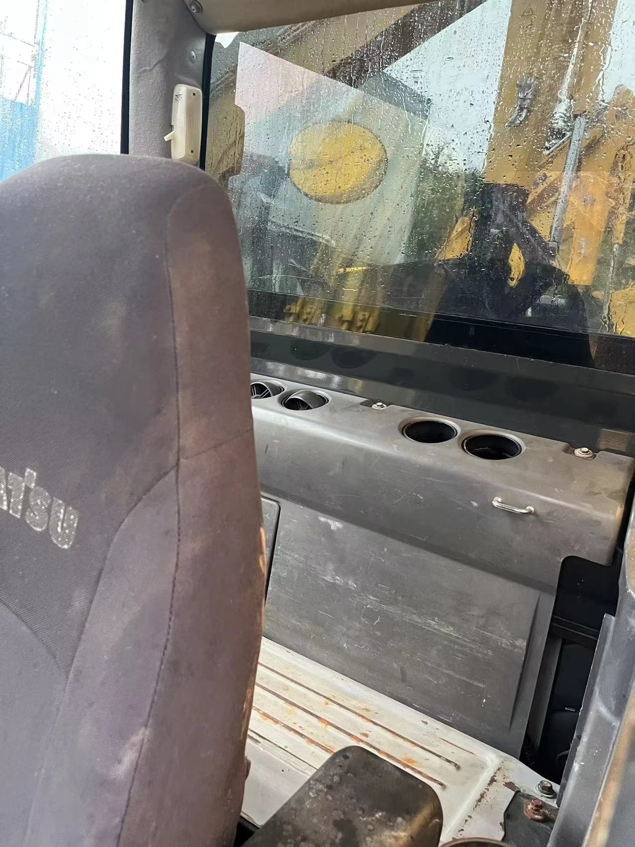Yellow Komatsu PC70-8 Excavator 20 Tons 48.5 kW Power 3293 Working Hours
