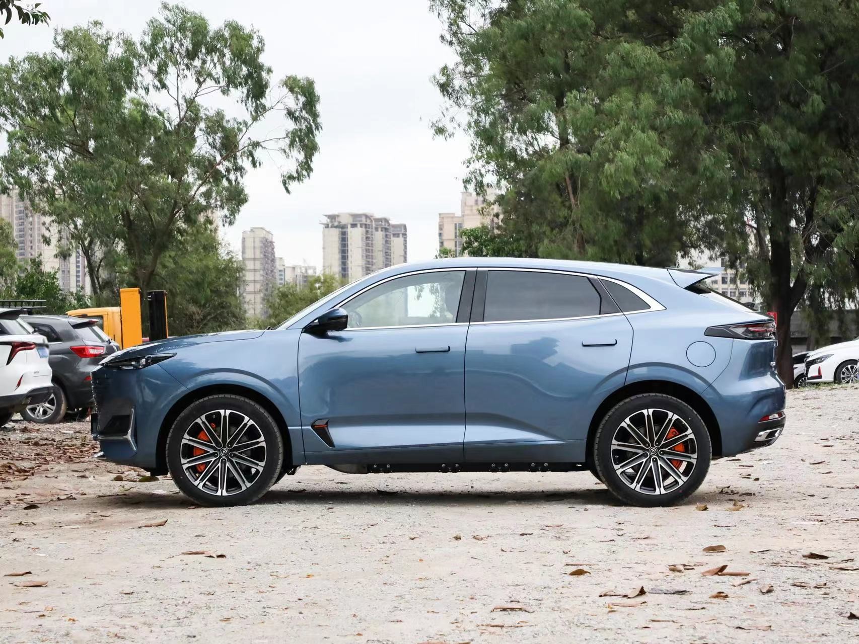 ChangAn Uni-K PHEV IDD 1.5T 166HP L4 TURBO Medium SUV 6 Gears